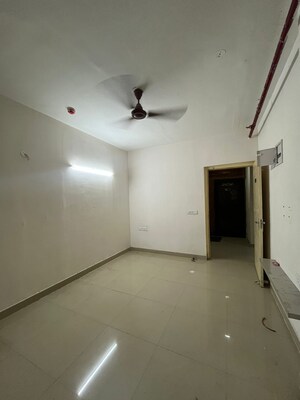 2 BHK Apartment For Rent in Zara Rossa, Sector 112