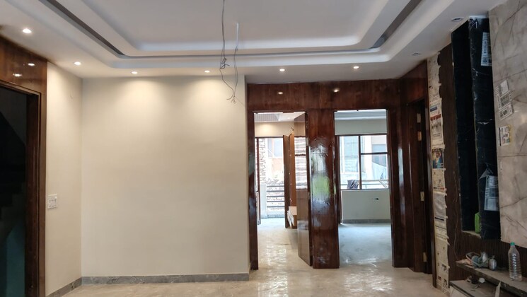 Room, sector 4 3 Bedroom 250 Sq.Yd. Builder Floor In Sector 4 Gurgaon 9321211