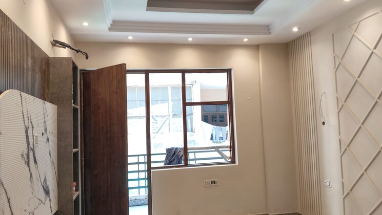 Room, sector 4 3 Bedroom 250 Sq.Yd. Builder Floor In Sector 4 Gurgaon 9321211