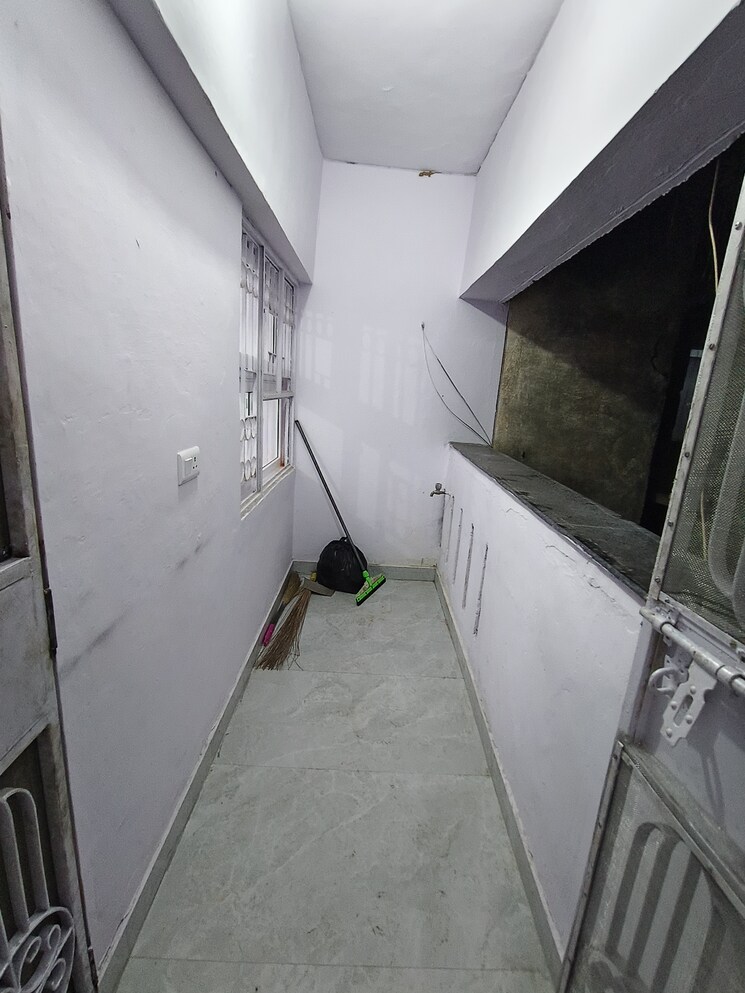 Balcony, sarita vihar 2 Bedroom 1100 Sq.Ft. Apartment In Sarita Vihar Delhi 9321250