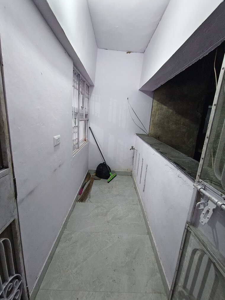 Balcony, sarita vihar 2 Bedroom 1100 Sq.Ft. Apartment In Sarita Vihar Delhi 9321250