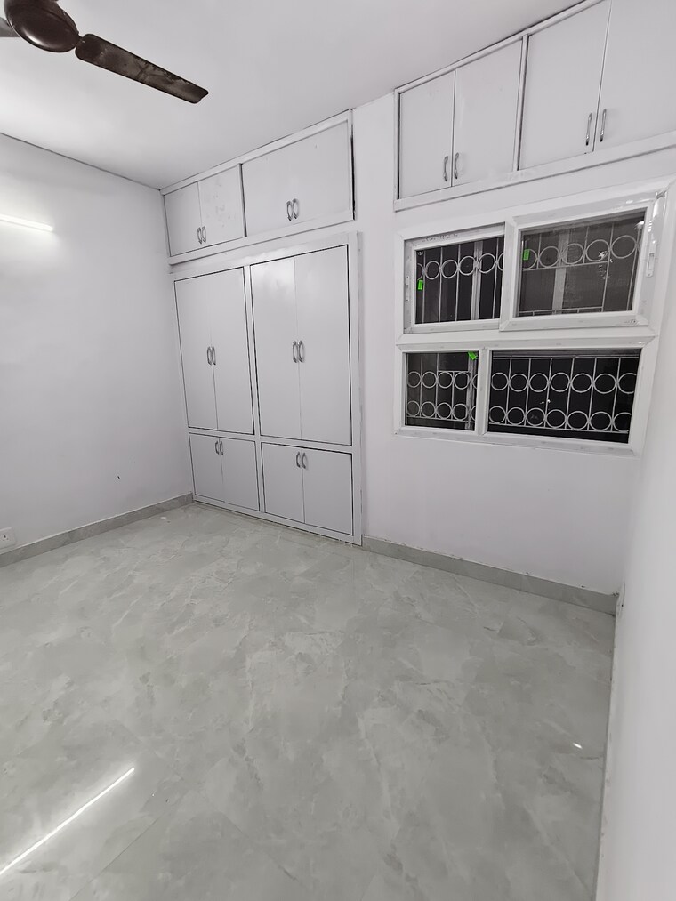 Room, sarita vihar 2 Bedroom 1100 Sq.Ft. Apartment In Sarita Vihar Delhi 9321250