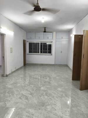 Room in 2 BHK Apartment at Sarita Vihar – for Rent