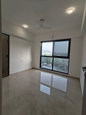 Room in 1 BHK Apartment at Juhu Scheme, Juhu – for Rent