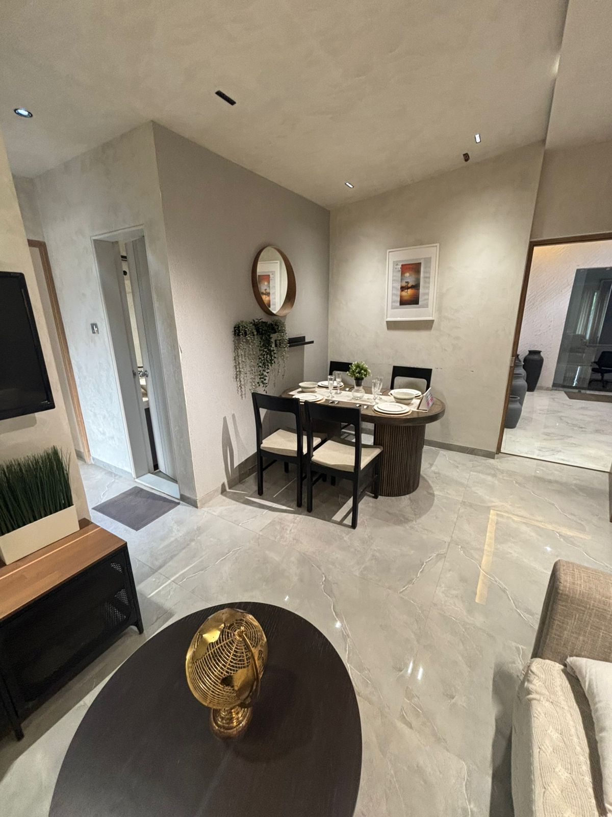 2 BHK + Servant Room Apartment For Rent in Hiranandani Meadows