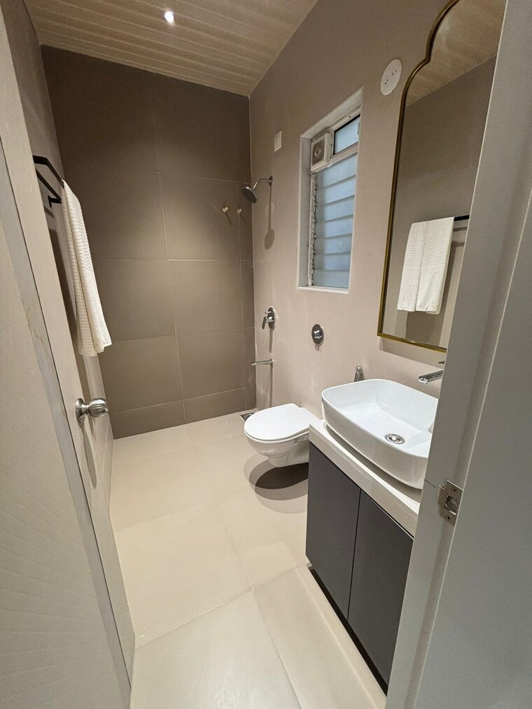 Master Bedroom, hiranandani-meadows 2 Bedroom 750 Sq.Ft. Apartment In Manpada Thane 9321245