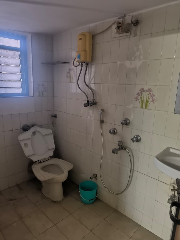 Bathroom, trishul-ganga-chs 2 Bedroom 910 Sq.Ft. Apartment In Chembur Mumbai 9321240