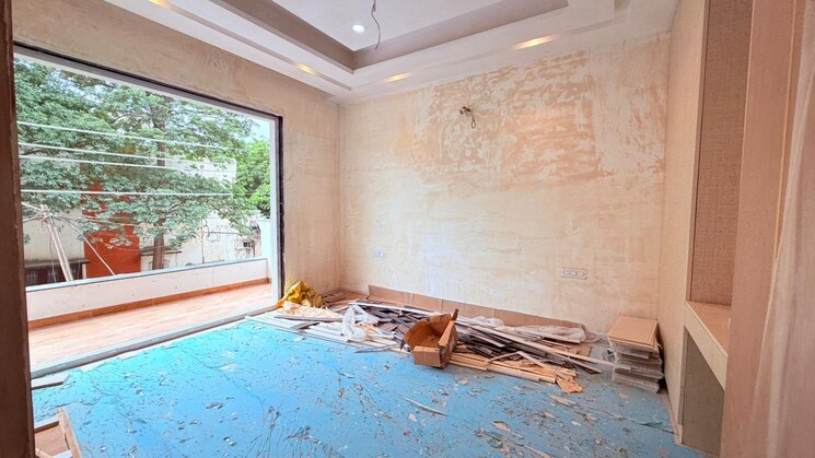 Bedroom, sector 4 3 Bedroom 250 Sq.Yd. Builder Floor In Sector 4 Gurgaon 9321241