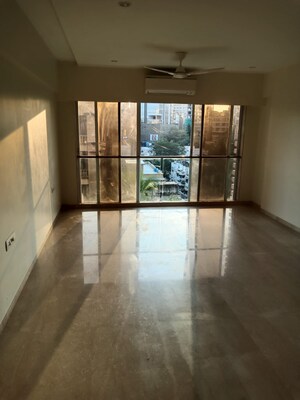 Room in 3 BHK Apartment at L Nagpal Jaswant Heights, Khar West – for Sale