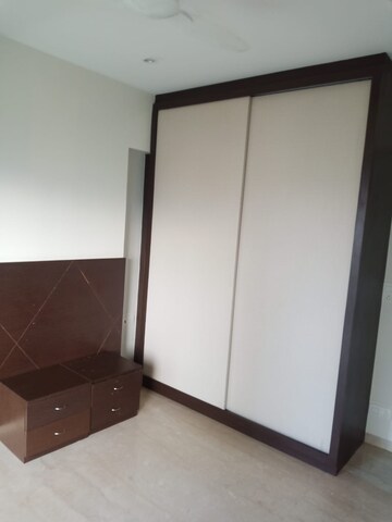 Room in 3 BHK Apartment at L Nagpal Jaswant Heights, Khar West – for Sale