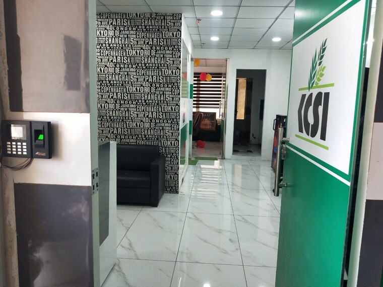 Team Area, motia-citi-royal-business-park Commercial Office Space 900 Sq.Ft. In Ambala Highway Zirakpur 9321286