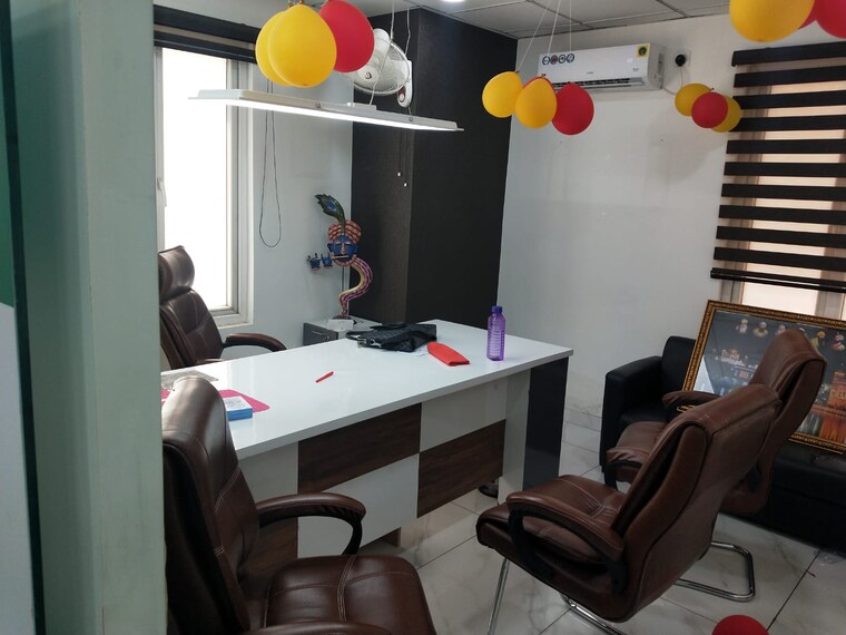 Team Area, motia-citi-royal-business-park Commercial Office Space 900 Sq.Ft. In Ambala Highway Zirakpur 9321286