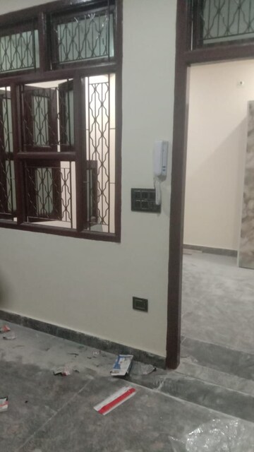 Room in 2 BHK Builder Floor at Palam Colony – for Rent