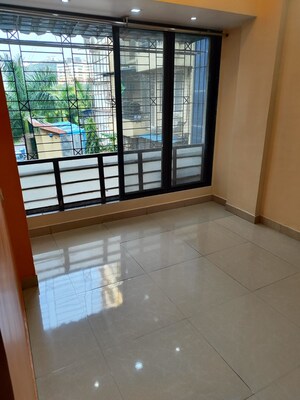 Room in 2 BHK Apartment at Seawoods – for Rent