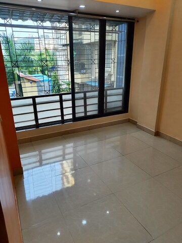 Room in 2 BHK Apartment at Seawoods – for Rent