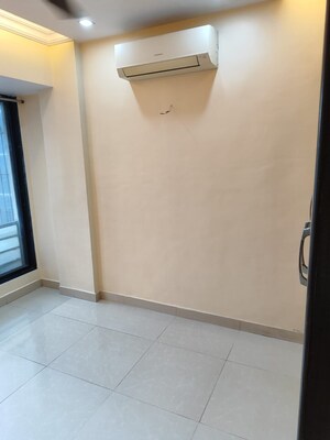 Room in 2 BHK Apartment at Seawoods – for Rent