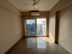 Room in 2 BHK Apartment at Kabra Centroid, Santacruz East – for Rent