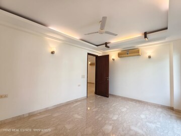 Room in 3 BHK Builder Floor at Safdarjung Enclave – for Rent