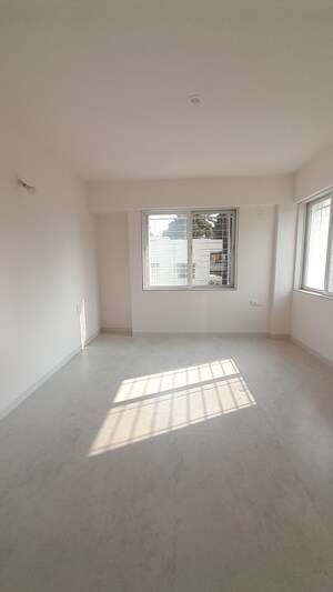 Room in 2.5 BHK Apartment at Senapati Bapat Road – for Sale