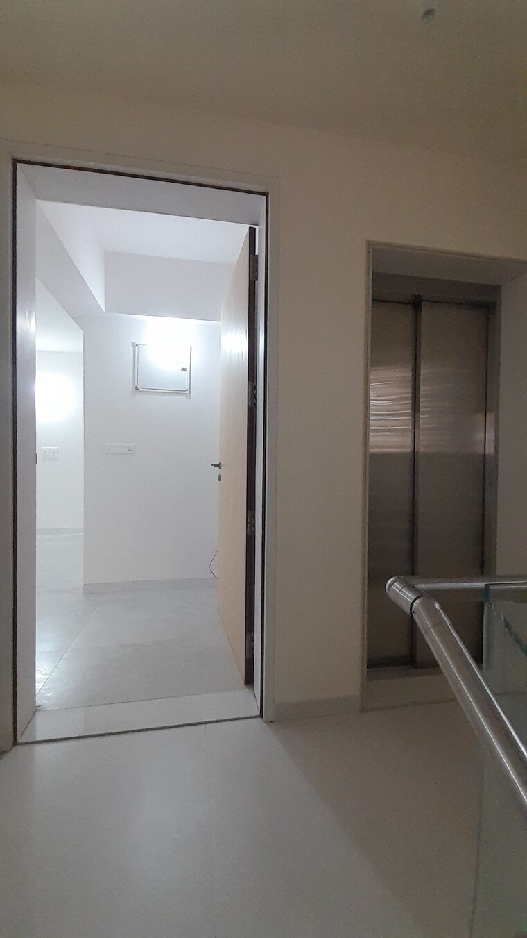 undefined, senapati bapat road 2.5 Bedroom 1350 Sq.Ft. Apartment In Senapati Bapat Road Pune 9321335