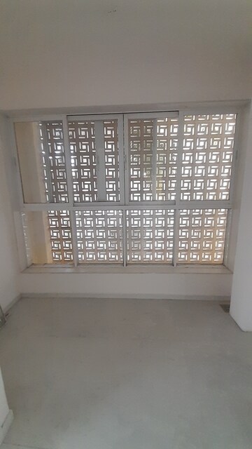 Room in 2.5 BHK Apartment at Senapati Bapat Road – for Sale
