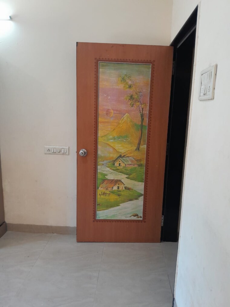 Room, borivali east Commercial Office Space 400 Sq.Ft. In Borivali East Mumbai 9321340