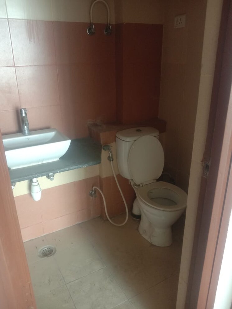 Bathroom, sector 52 2 Bedroom 600 Sq.Ft. Independent House In Sector 52 Faridabad 9321331
