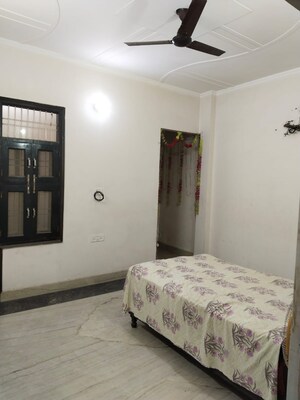 2 BHK Apartment For Rent in Batra Colony