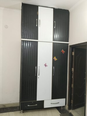 Furnished Amenities in 2 BHK Apartment at Batra Colony – for Rent