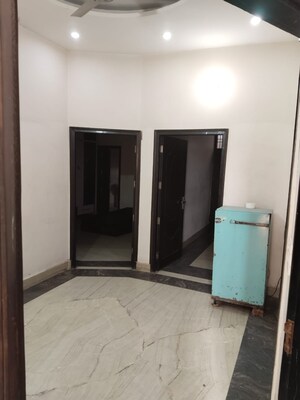 Room in 2 BHK Apartment at Batra Colony – for Rent