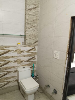 Bathroom in 2 BHK Apartment at Batra Colony – for Rent