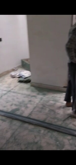 Room in 3 BHK Builder Floor at Karol Bagh – for Sale