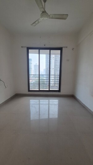 Room in 2 BHK Apartment at Bhatia Esspee Towers, Borivali East – for Rent