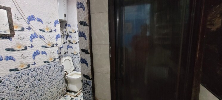 Bathroom, gda-aravali-apartment 2 Bedroom 880 Sq.Ft. Apartment In Dabur Chowk Ghaziabad 9321419