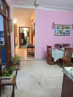 Furnished Amenities in 3.5 BHK Builder Floor at Dlf Phase ii – for Sale