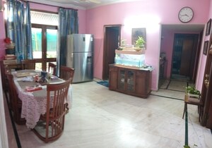 Furnished Amenities in 3.5 BHK Builder Floor at Dlf Phase ii – for Sale