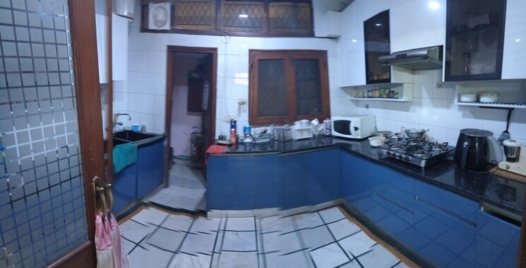 Kitchen, dlf phase ii 3.5 Bedroom 3000 Sq.Ft. Builder Floor In Dlf Phase ii Gurgaon 9321410