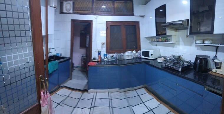 Kitchen, dlf phase ii 3.5 Bedroom 3000 Sq.Ft. Builder Floor In Dlf Phase ii Gurgaon 9321410