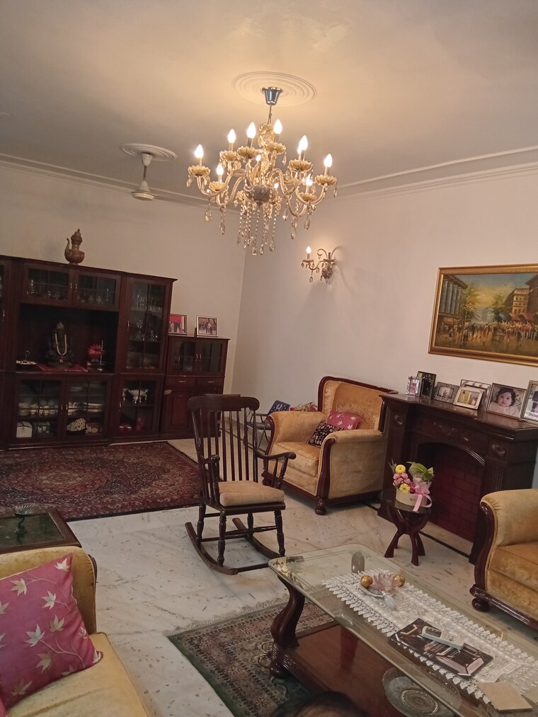 Living Room, dlf phase ii 3.5 Bedroom 3000 Sq.Ft. Builder Floor In Dlf Phase ii Gurgaon 9321410