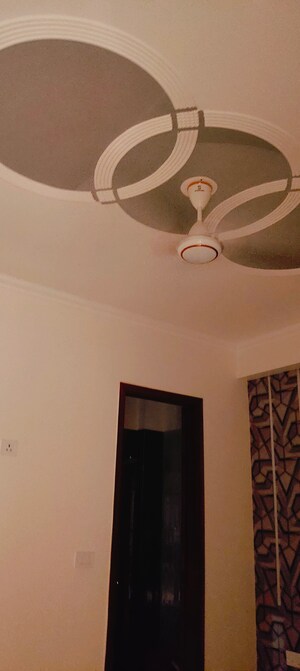 Furnished Amenities in 3 BHK Builder Floor at Pratap Vihar – for Sale