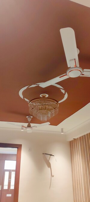 Room in 3 BHK Builder Floor at Pratap Vihar – for Sale