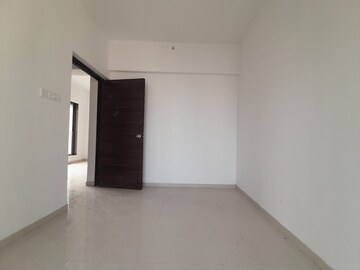 Room in 2 BHK Apartment at Gulmohar CHS Goregaon, Goregaon West – for Rent
