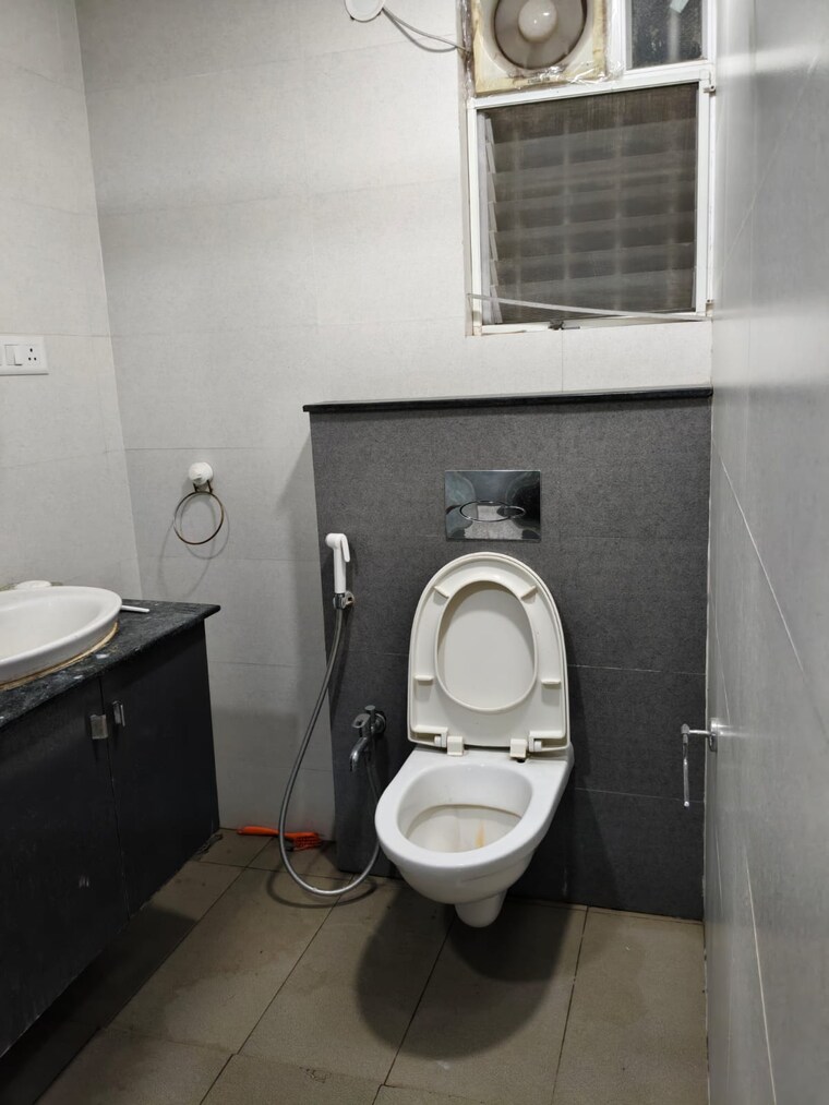 Bathroom, mahindra-ashvita 3 Bedroom 1636 Sq.Ft. Apartment In Kukatpally Hyderabad 9321416