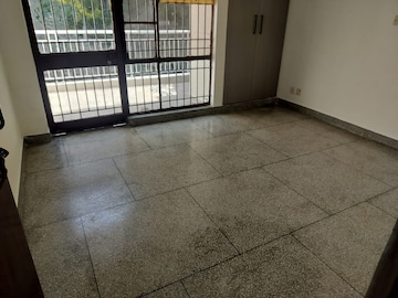 Room in 3 BHK Apartment at Vasant Kunj – for Rent