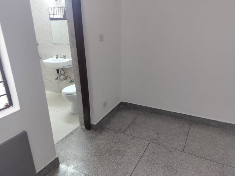 Bathroom, vasant kunj 3 Bedroom 1800 Sq.Ft. Apartment In Vasant Kunj Delhi 9321486