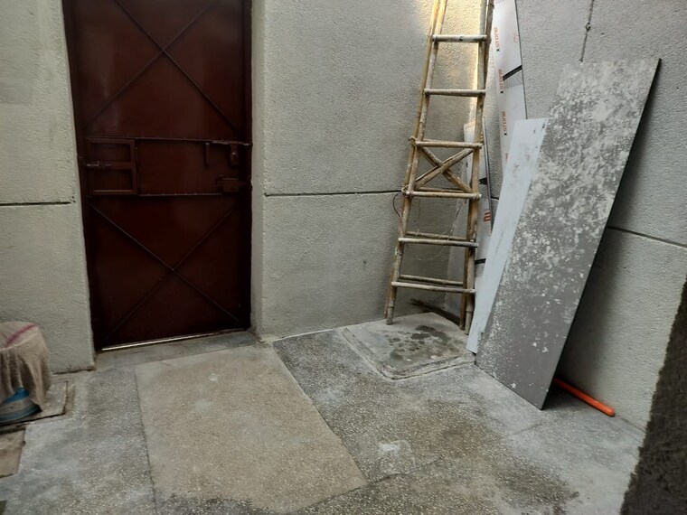 Other, vasant kunj 3 Bedroom 1800 Sq.Ft. Apartment In Vasant Kunj Delhi 9321486