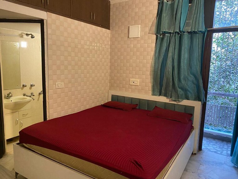 Bedroom, lajpat nagar 2 Bedroom 900 Sq.Ft. Builder Floor In Lajpat Nagar Delhi 9321515