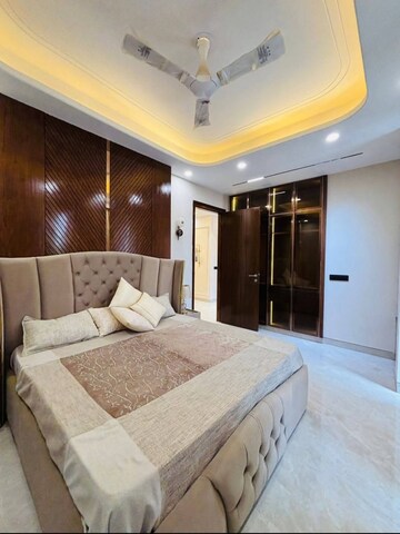 Bedroom in 3 BHK Builder Floor at Sector 9 – for Rent