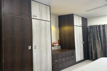 Bedroom in 2 BHK Apartment at Mayfair Housing Hillcrest, Vikhroli West – for Rent