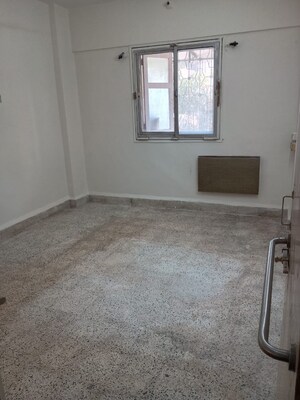 Room in 1 BHK Apartment at Dahisar West – for Sale